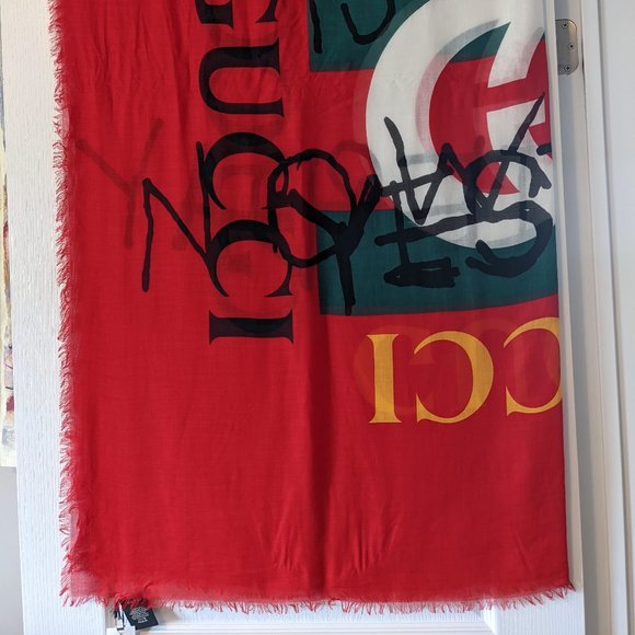Gucci "Tomorrow" Scarf by Coco Capitan in Red - Picture 4 of 5